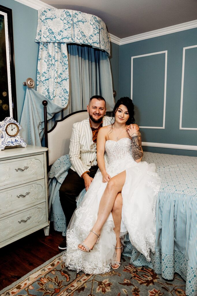 Bride and groom posing at Mid Century Manor in Las Vegas