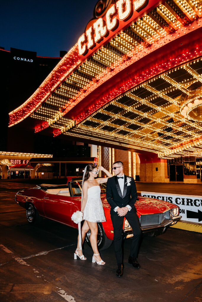 A Modern & Classic Las Vegas Wedding at That Chapel Downtown