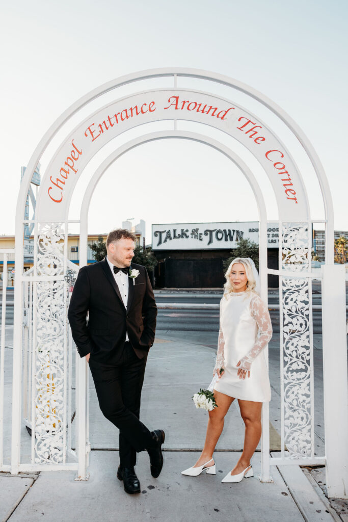 Vintage Vegas Romance: Molly & Mitch’s Little White Chapel Elopement