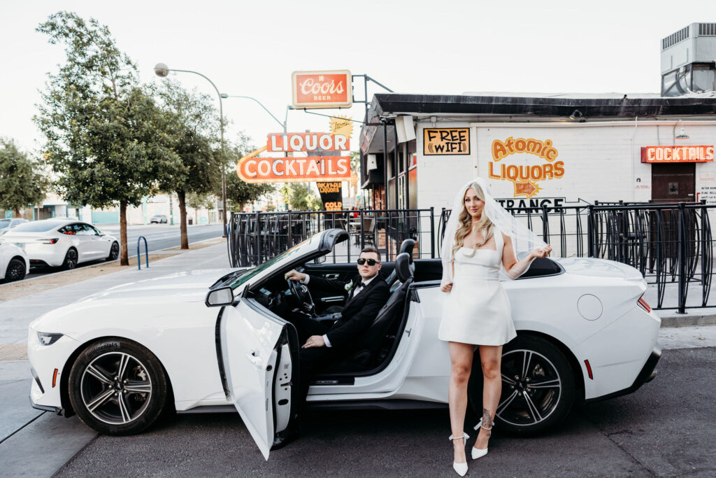 Rachel & Shane’s Classic Las Vegas Elopement at Little White Chapel