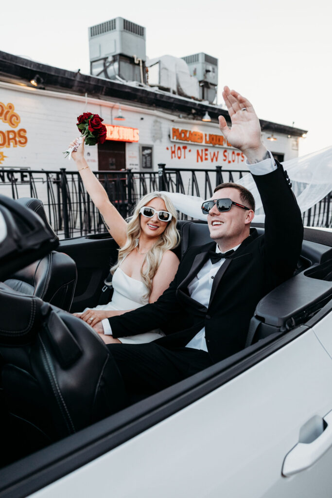 Rachel & Shane’s Classic Las Vegas Elopement at Little White Chapel
