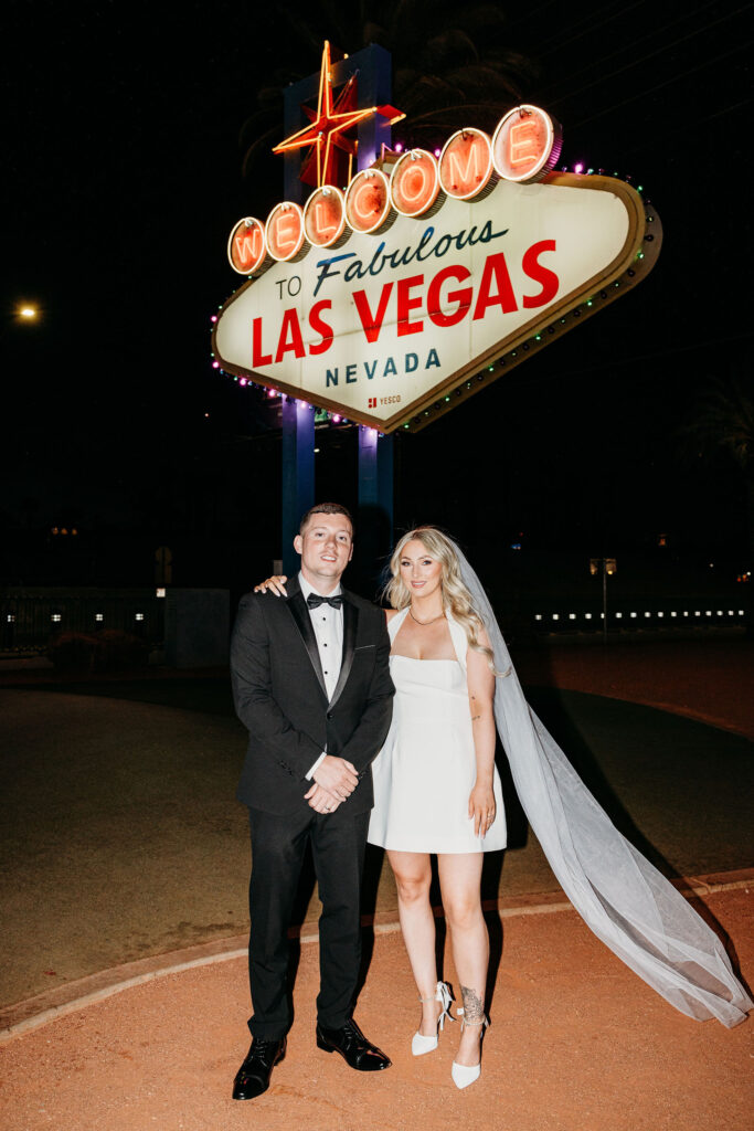 Rachel & Shane’s Classic Las Vegas Elopement at Little White Chapel