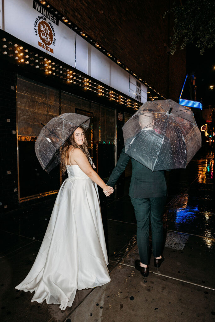 This Rainy Las Vegas Elopement at Little White Chapel Was So Cool