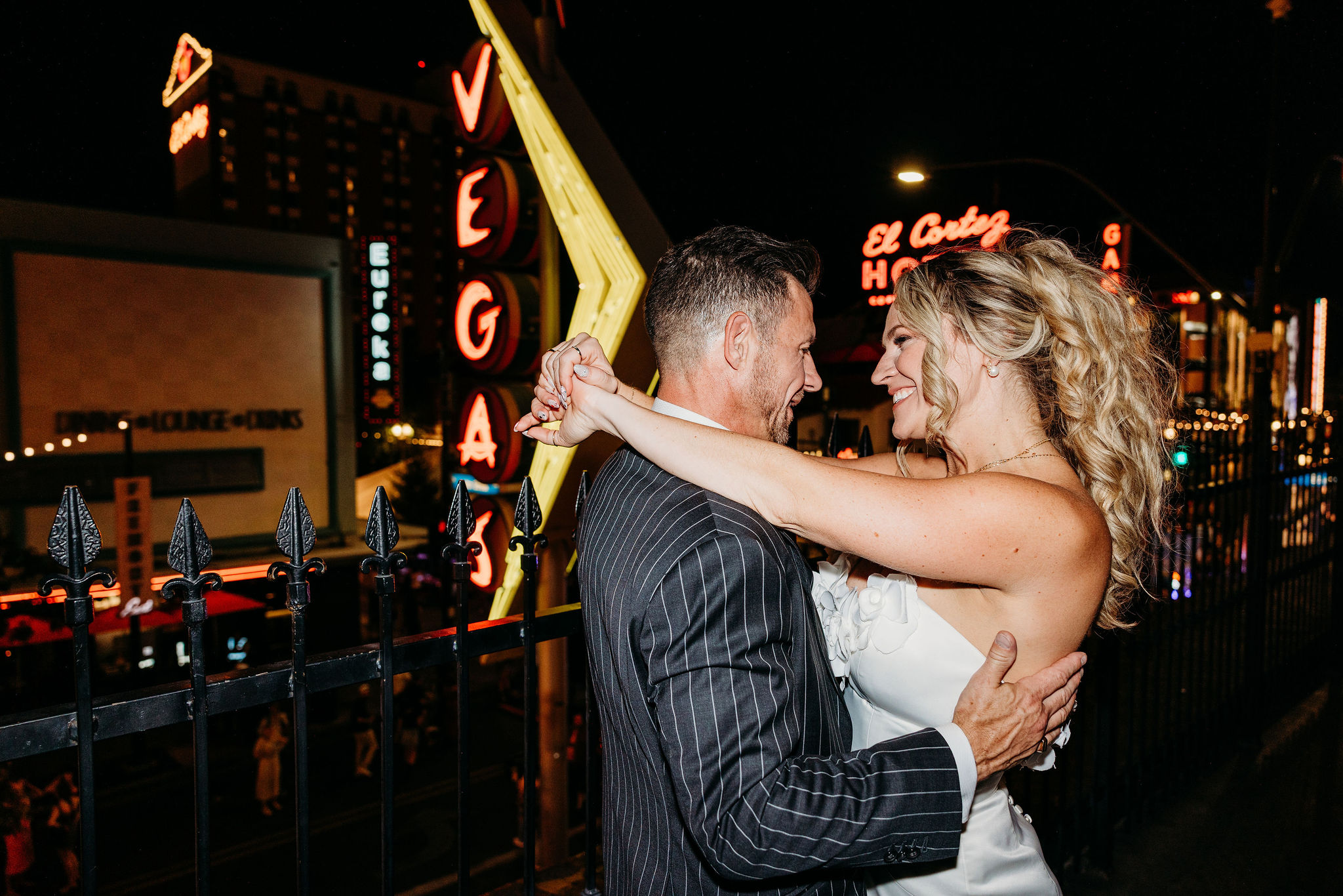 fun bridal portraits in DTLV