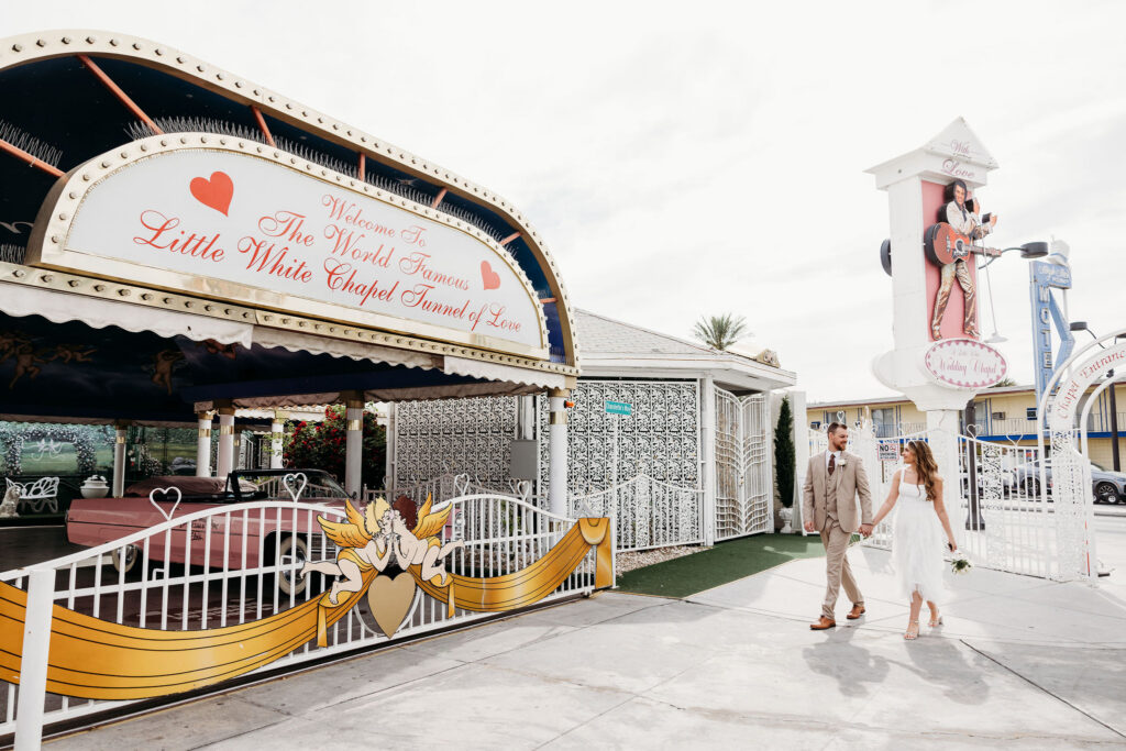 The Ultimate Guide to an Amazing Little White Chapel Elopement in Las Vegas