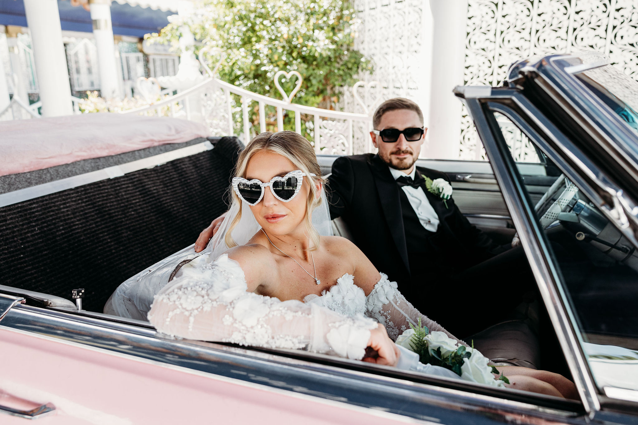 The Ultimate Guide to an Amazing Little White Chapel Elopement in Las Vegas