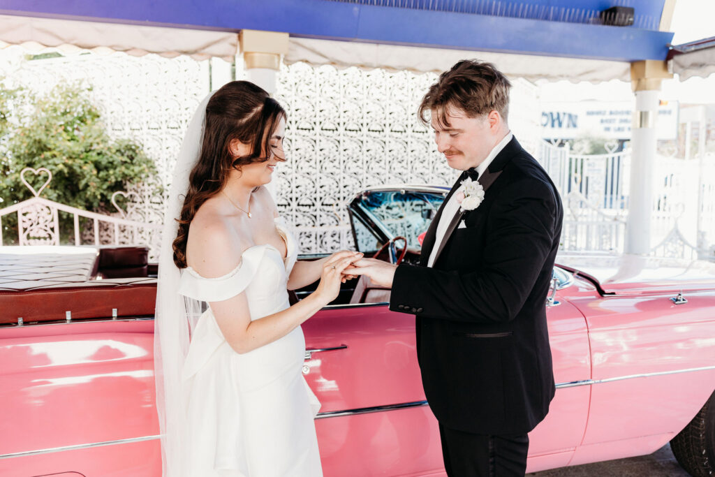 The Ultimate Guide to an Amazing Little White Chapel Elopement in Las Vegas