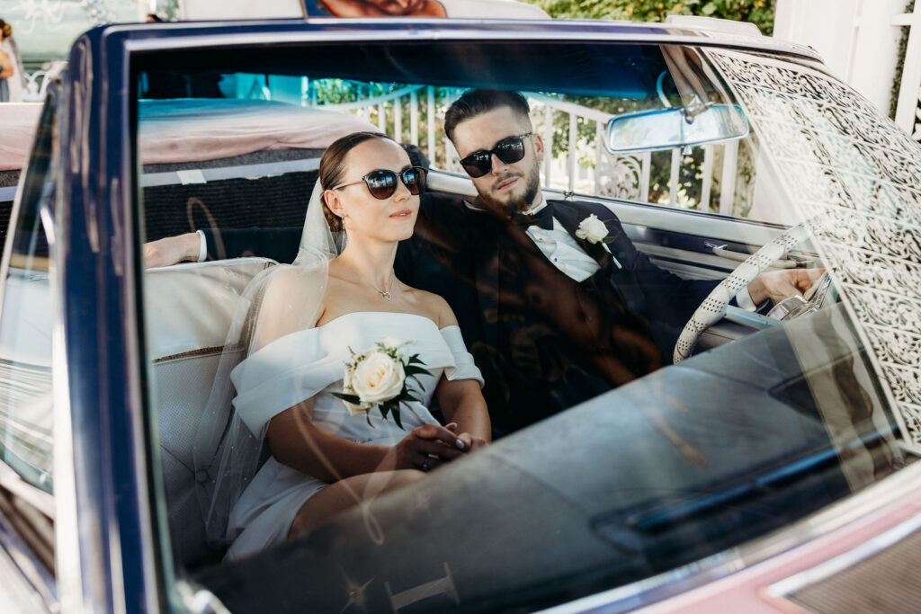 The Ultimate Guide to an Amazing Little White Chapel Elopement in Las Vegas