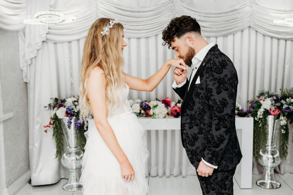 The Ultimate Guide to an Amazing Little White Chapel Elopement in Las Vegas