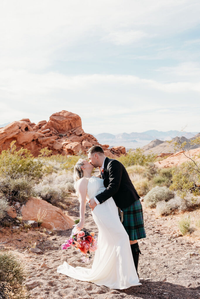 Picture of the newly married couple kissing