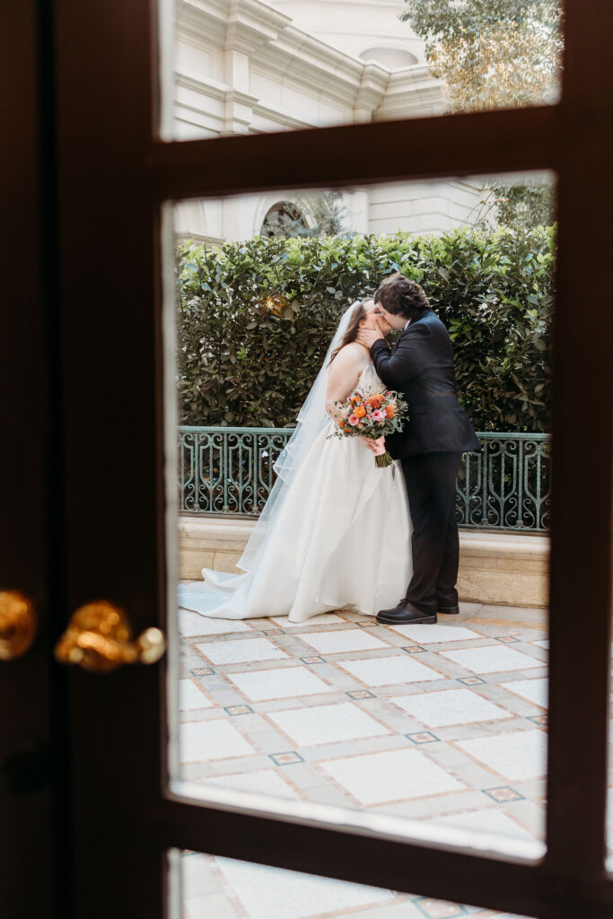 A Beautiful Wedding at The Venetian Las Vegas | Amanda & Doug