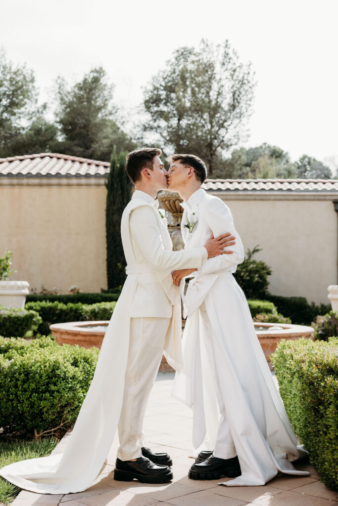 A Classic Hilton Lake Las Vegas Wedding with Private Vows & Timeless Style