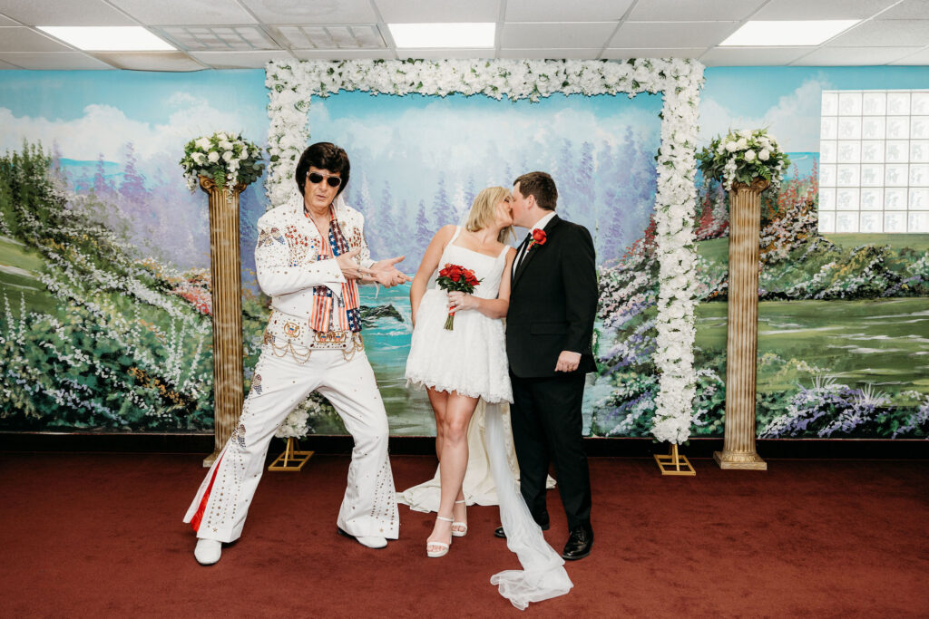cute picture of the newlyweds kissing
